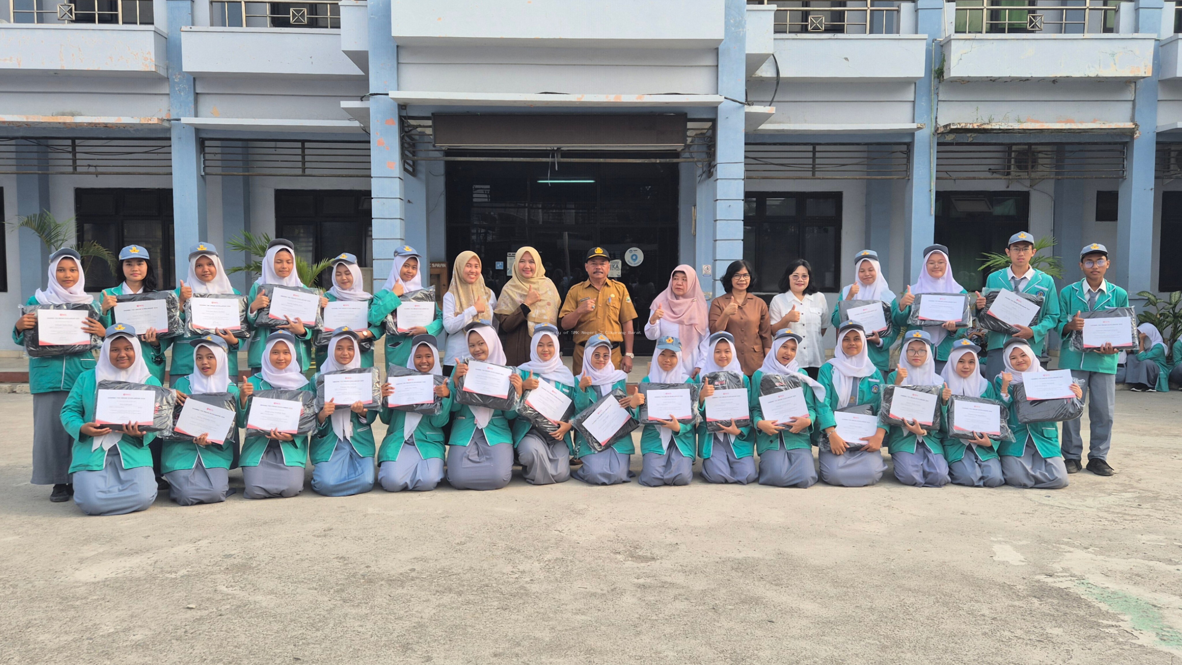 34 Siswa SMKN 2 Cikarang Barat Raih Beasiswa SCG Ancora Foundation: Sharing The Dream 2025