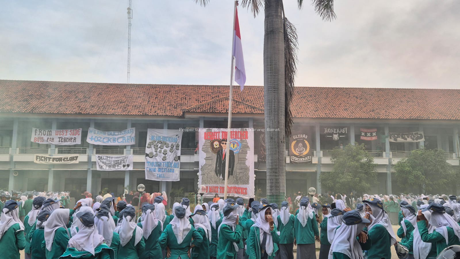 SMKN 2 Cikarang Barat Peringati Hari Guru Nasional 2025 dengan Penuh Apresiasi dan Kebersamaan